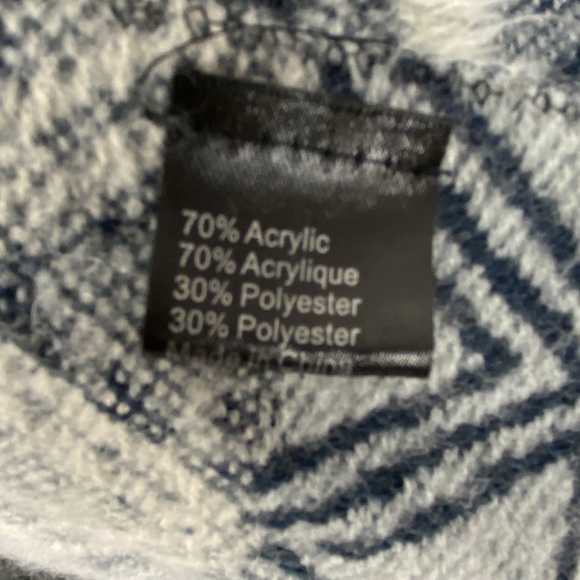 Open Front Poncho / Cape with Fringe - Picture 2 of 7